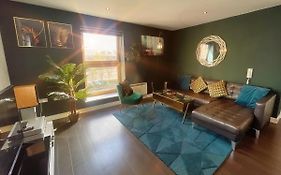 Historic Clock Tower Apartment With Rooftop Terrace And Free Secure Parking