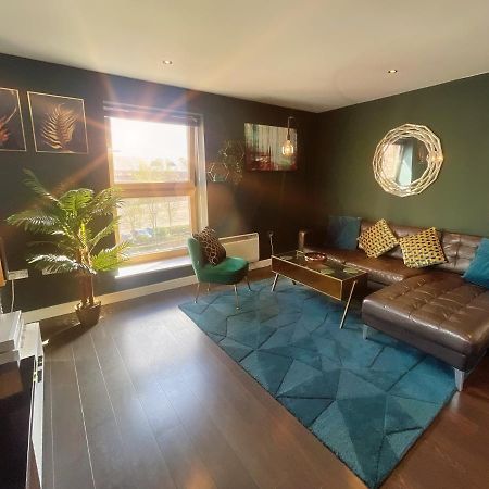 Historic Clock Tower Apartment With Rooftop Terrace And Free Secure Parking Sheffield Exterior photo