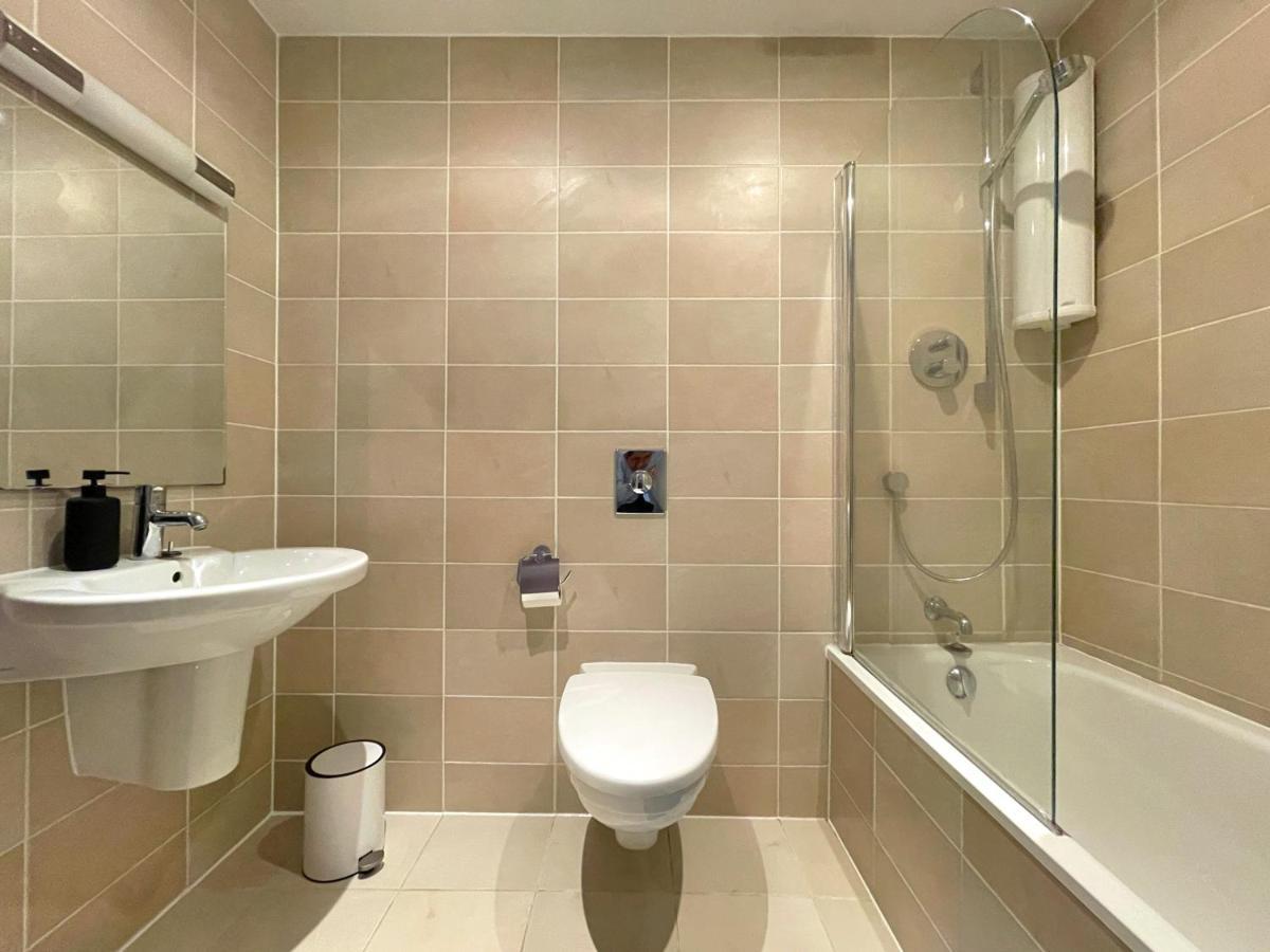Historic Clock Tower Apartment With Rooftop Terrace And Free Secure Parking Sheffield Exterior photo