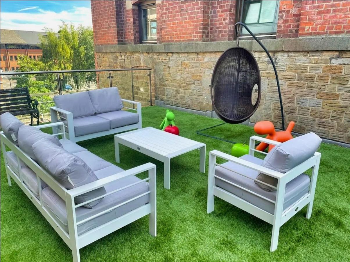 Historic Clock Tower Apartment With Rooftop Terrace And Free Secure Parking Sheffield Exterior photo