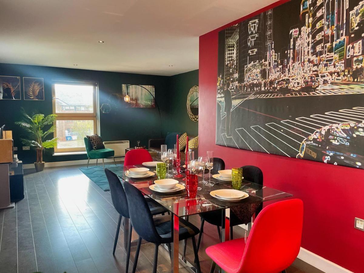 Historic Clock Tower Apartment With Rooftop Terrace And Free Secure Parking Sheffield Exterior photo