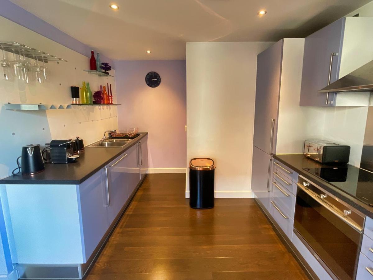 Historic Clock Tower Apartment With Rooftop Terrace And Free Secure Parking Sheffield Exterior photo