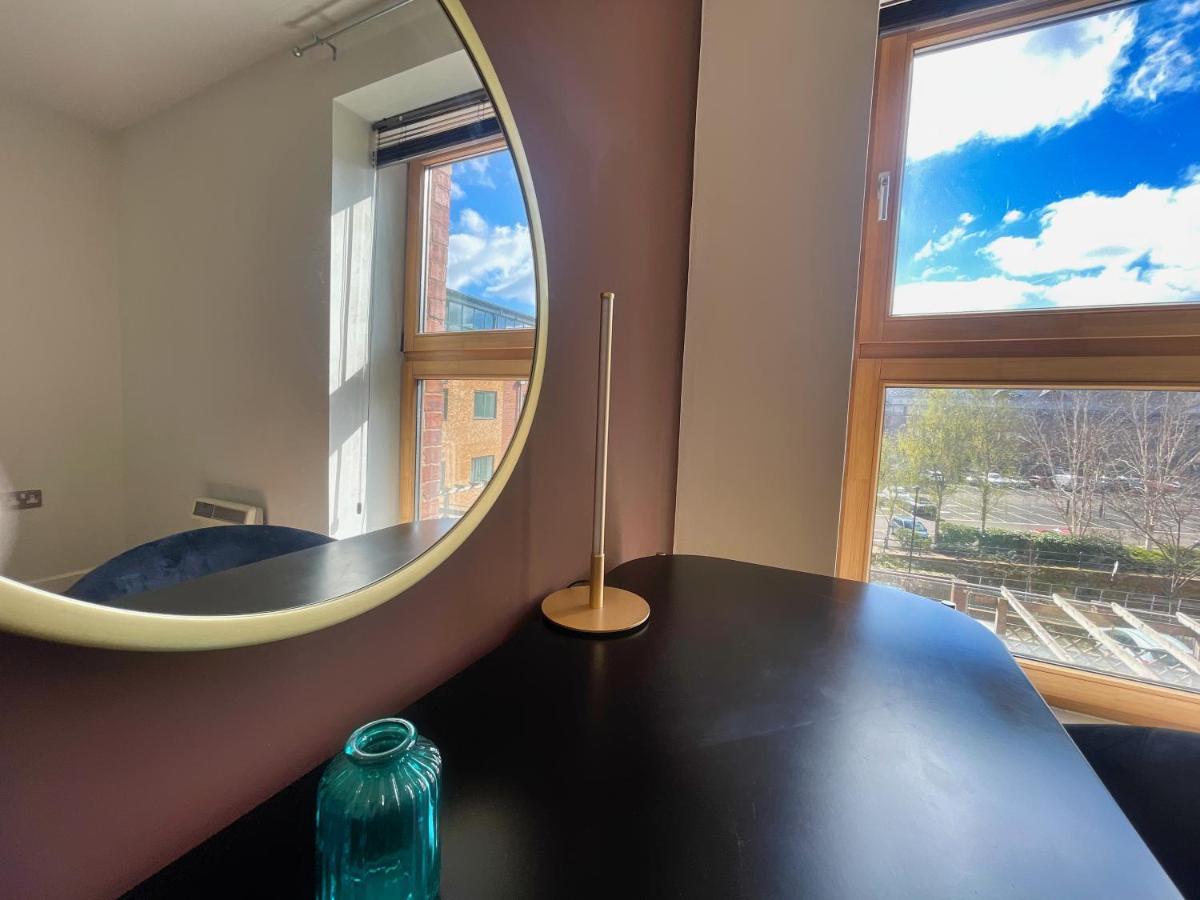 Historic Clock Tower Apartment With Rooftop Terrace And Free Secure Parking Sheffield Exterior photo